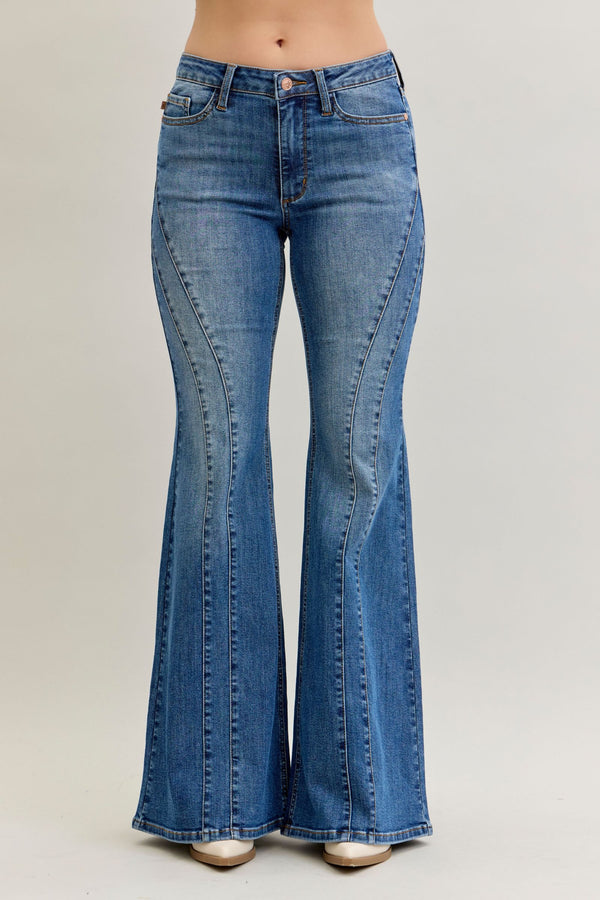 Judy Blue Flare Magic Jeans